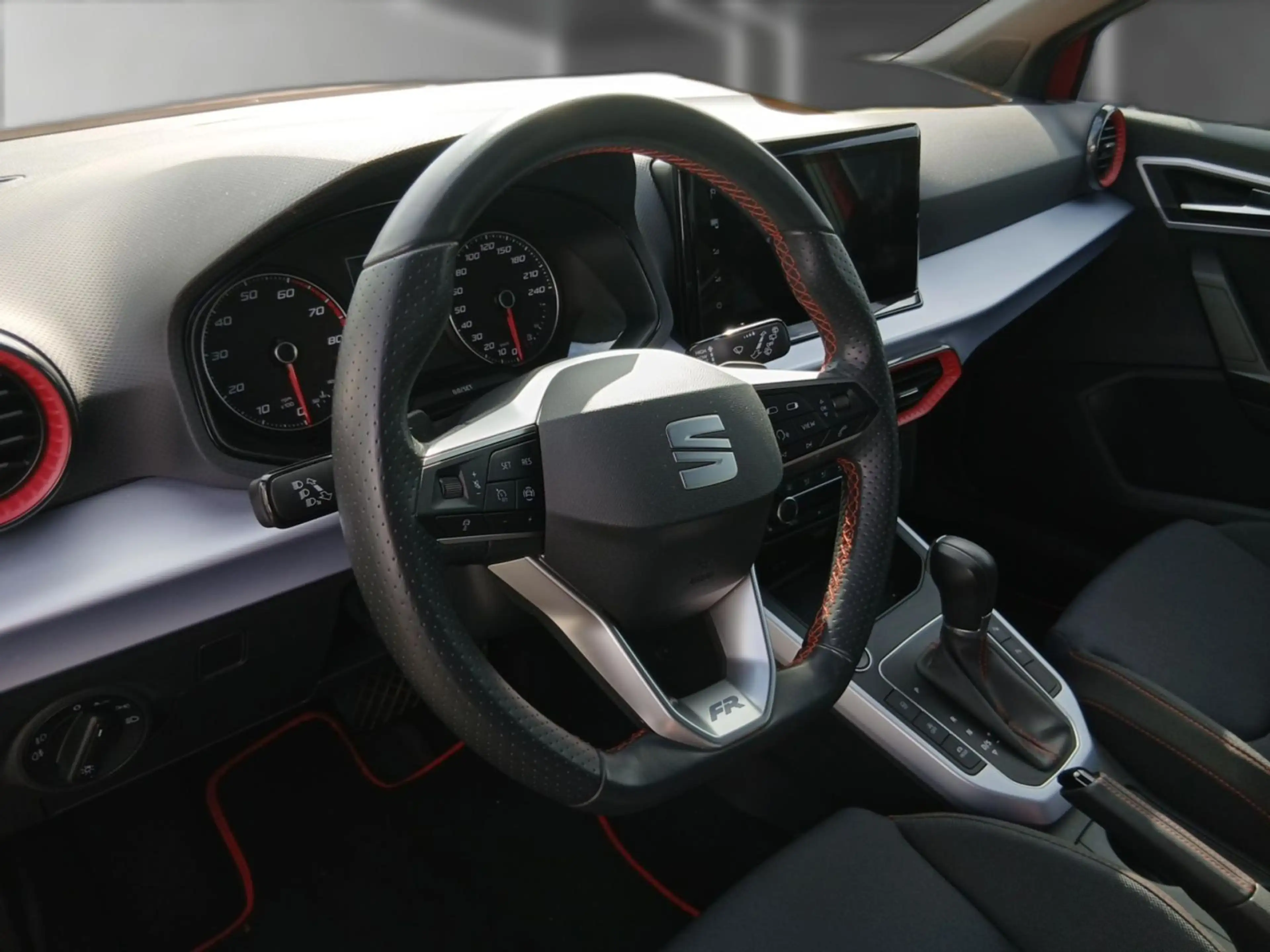 SEAT Arona 1.0 TSI FR DSG *ACC*NAV*Vision+*LED*SHZ* — photo 9