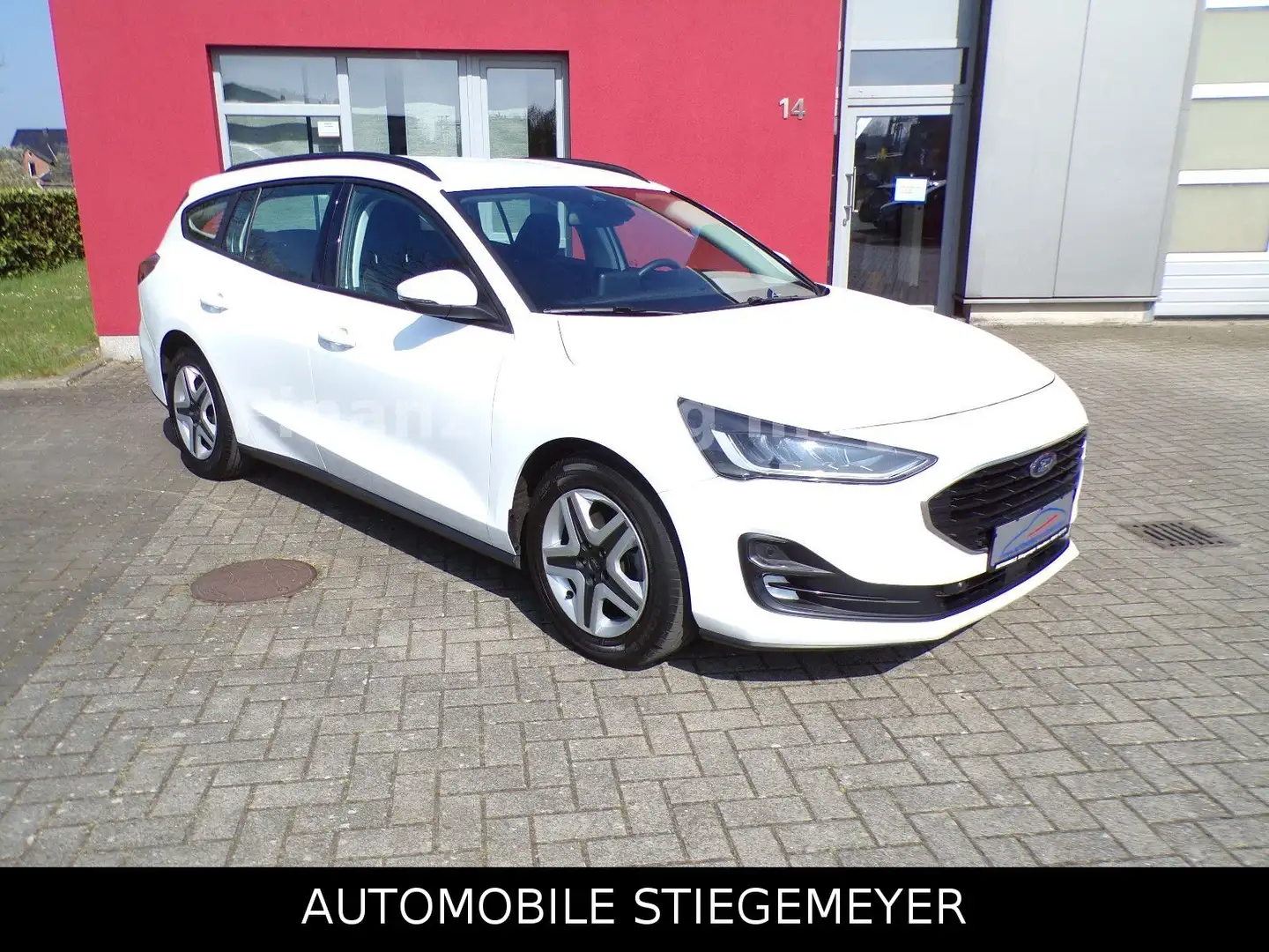 Ford Focus Turnier Cool & Connect Blanc - 1