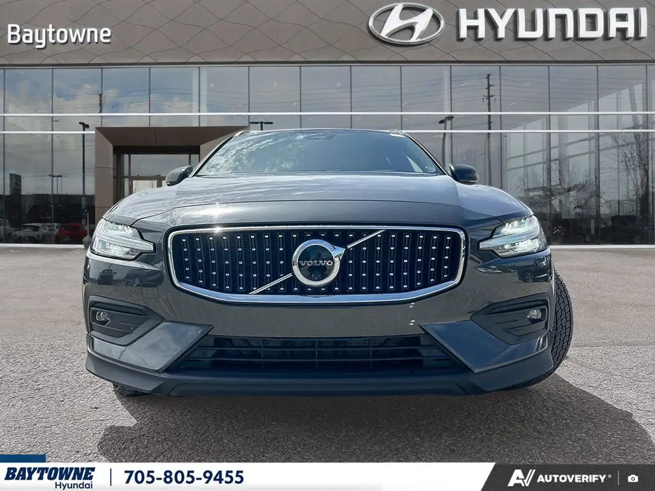 Volvo V60 Cross Country снимка Volvo V60 Cross Country