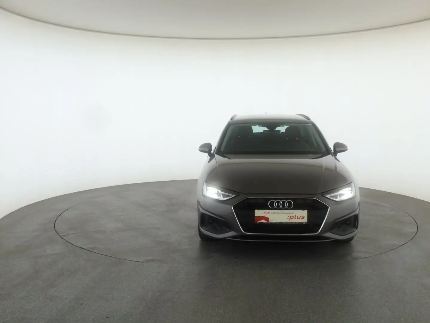 Audi A4 30 TDI Grau - 2