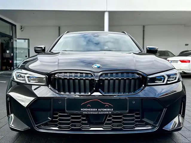 BMW 3 Series view 5