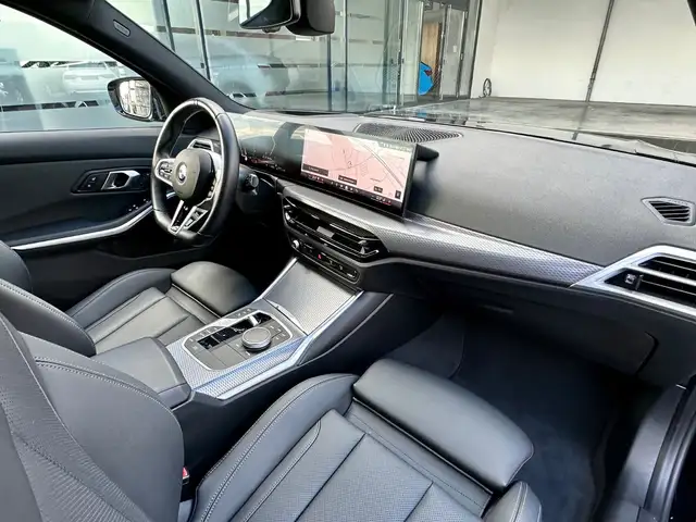 BMW 3 Series view 13