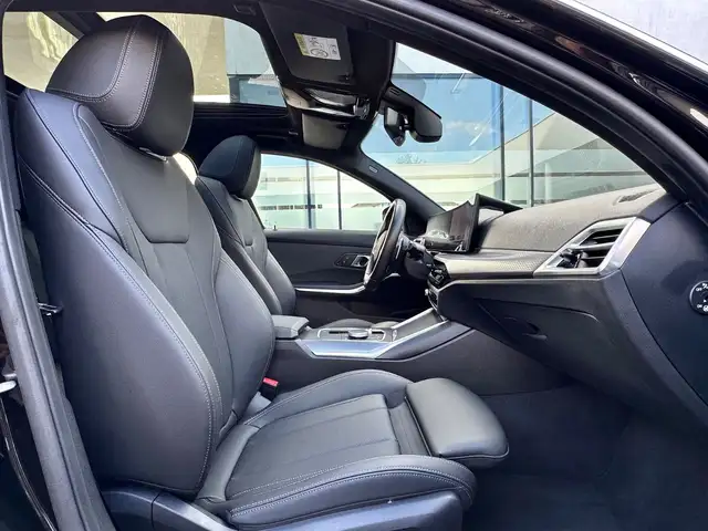 BMW 3 Series view 14