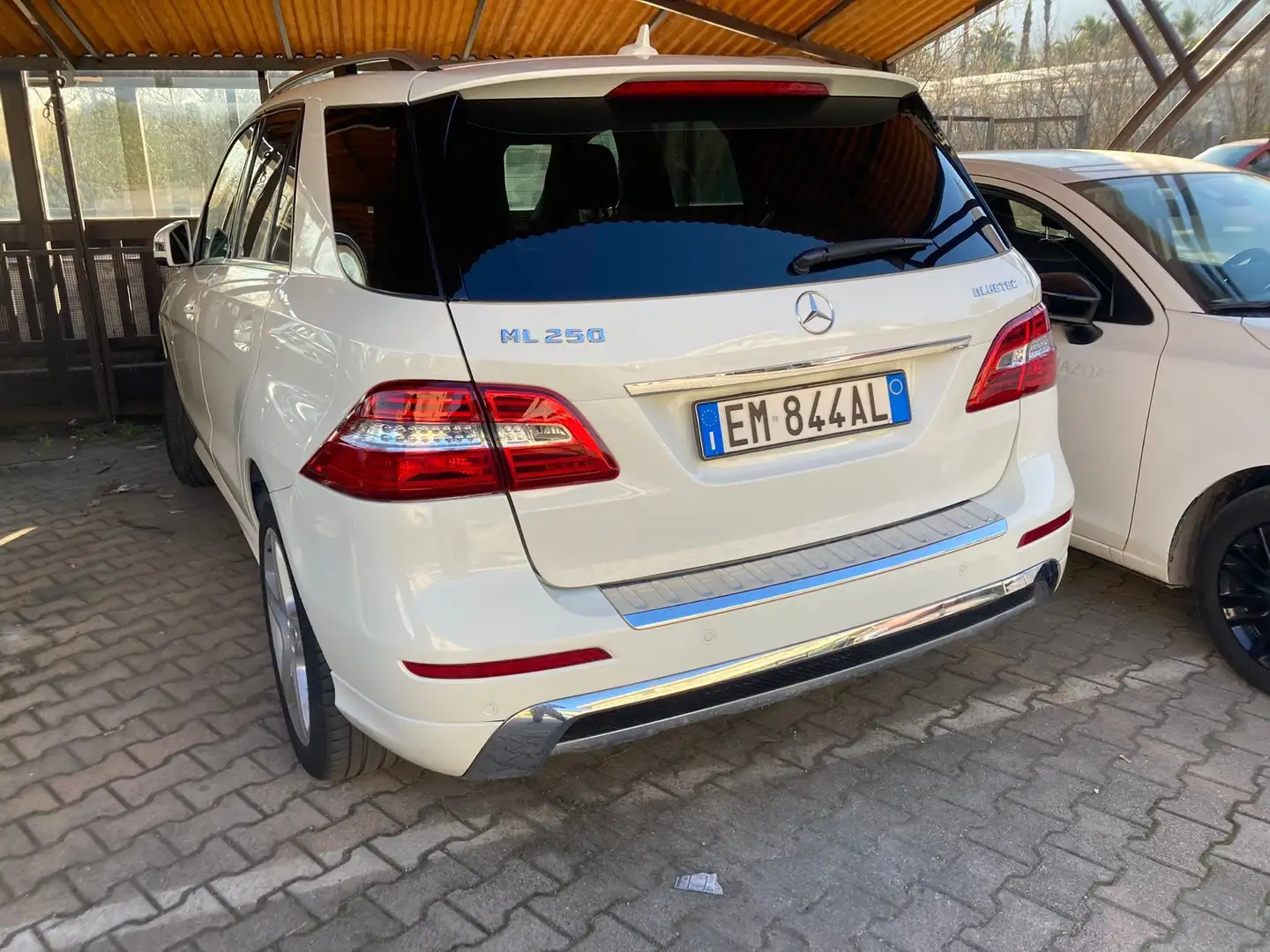 Mercedes-Benz ML 250 bt Premium 4matic auto Beyaz - 2