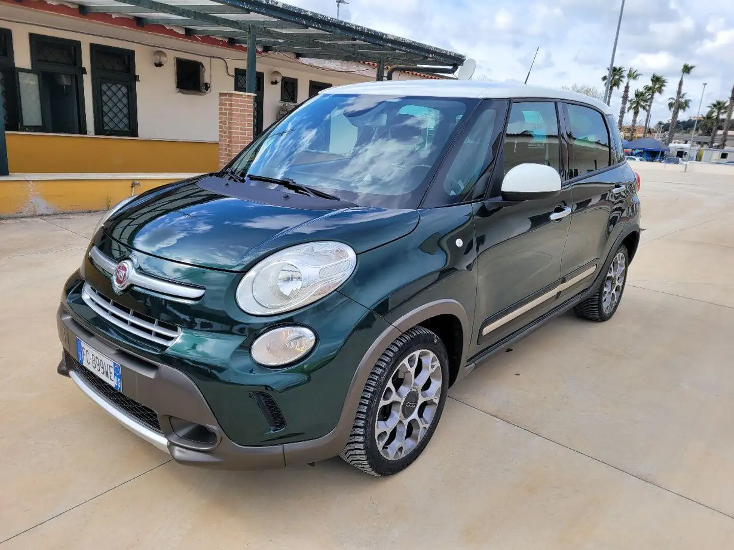 Fiat 500L 1.3 MJT 95 CV Dualogic Cross Groen - 1