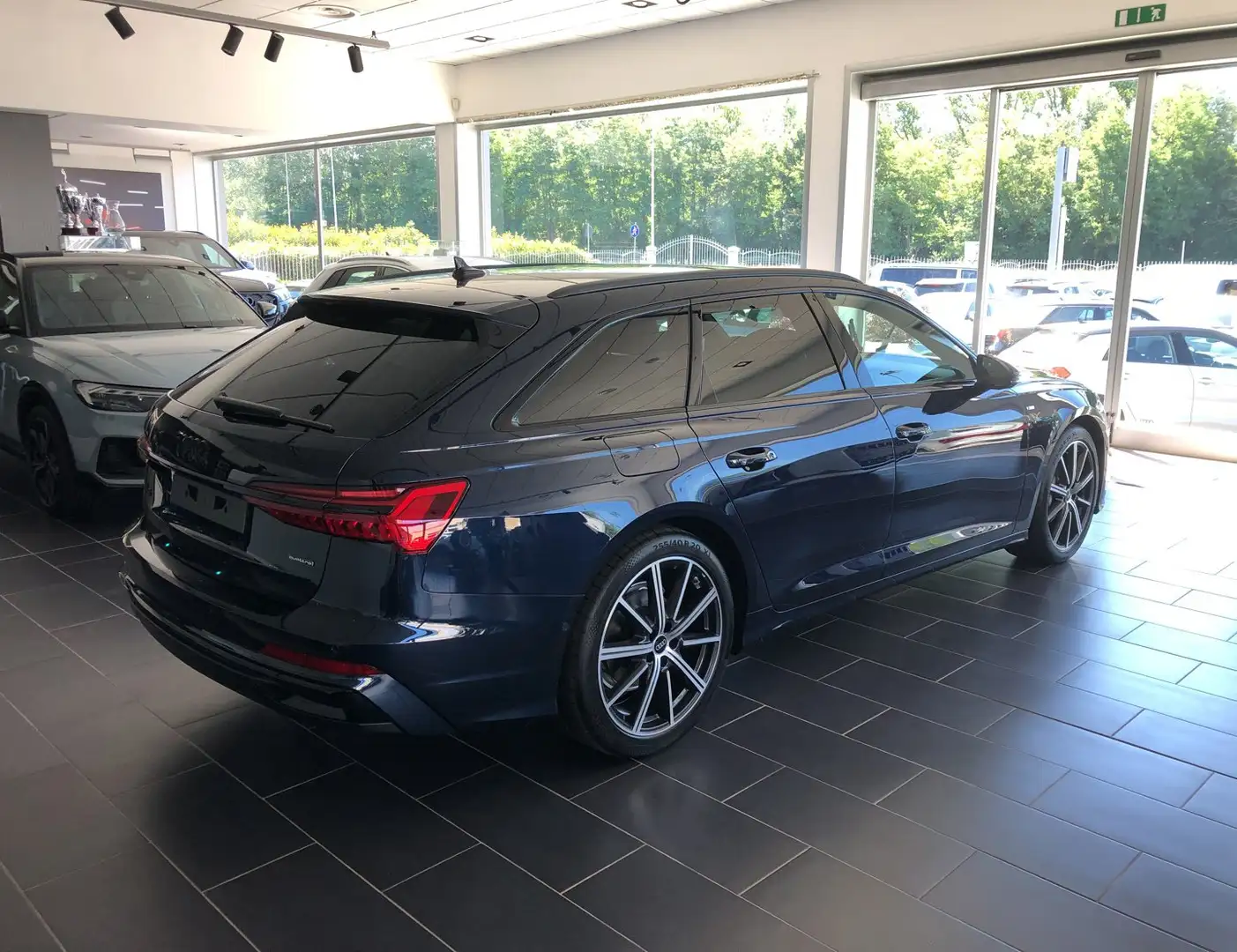 Audi A6 Avant 40 2.0 TDI quattro ultra S tronic S line ed Blu/Azzurro - 2
