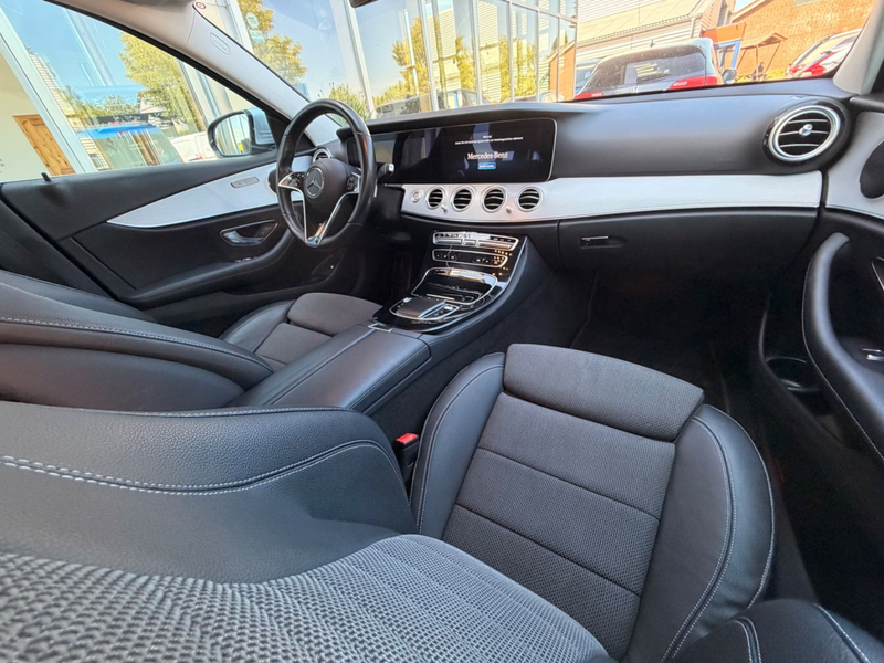 Mercedes-Benz E 300 E T-Modell AHK/KAMERA/SHZ/TEMP — photo 13