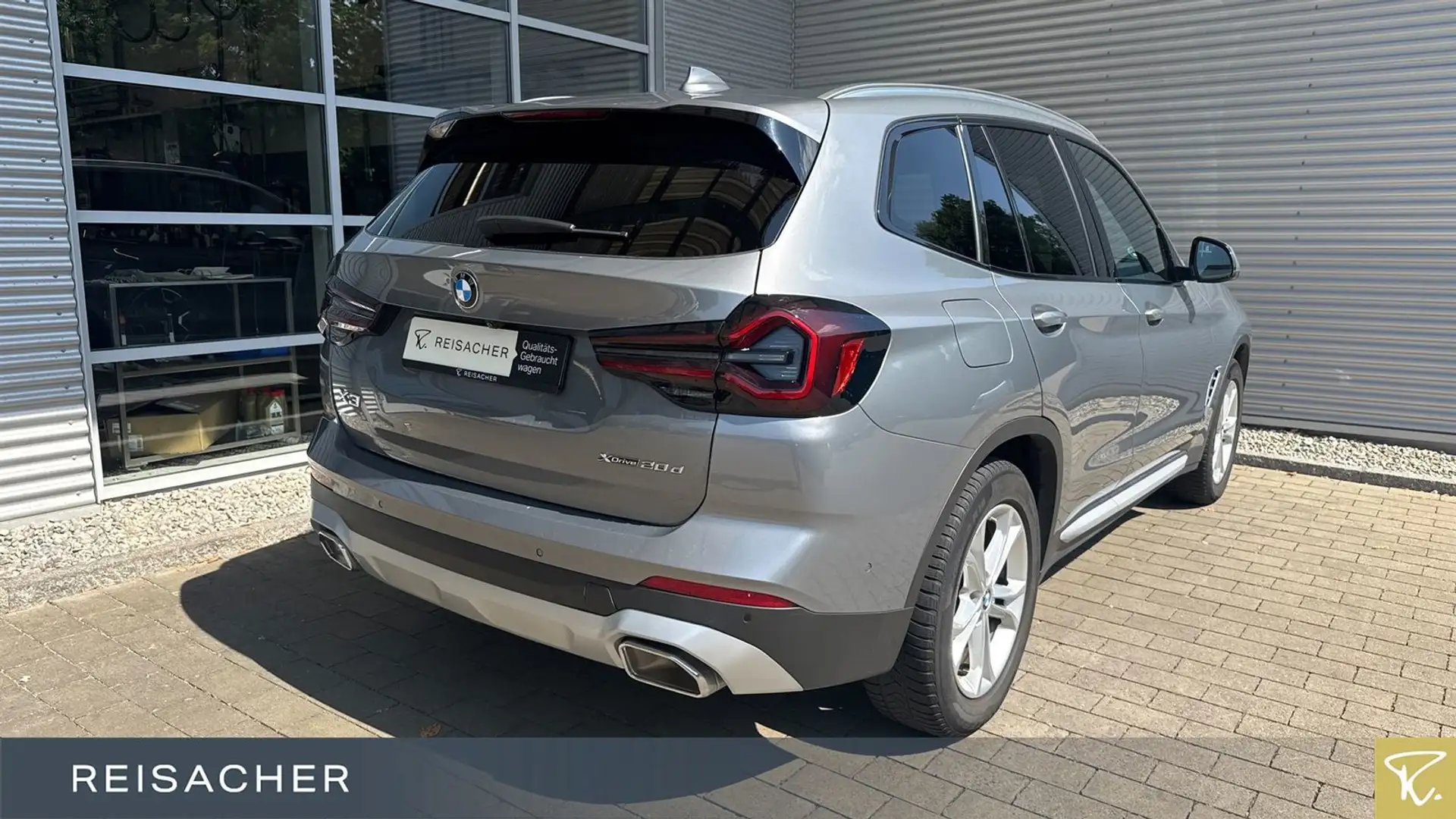 BMW X3 xDrive 20d Navi Laser AHK 19"LM RüKa Grau - 2