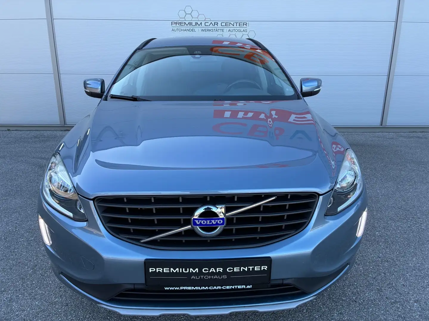 Volvo XC60 Kinetic 2WD NAVI / ALU / EINPARKHILFE Blau - 2