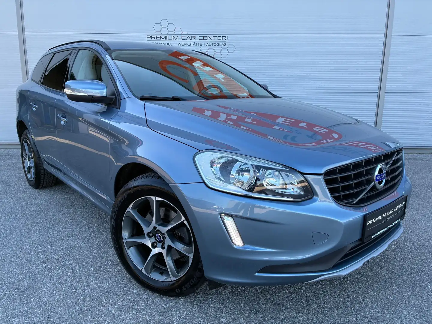 Volvo XC60 Kinetic 2WD NAVI / ALU / EINPARKHILFE Blau - 1