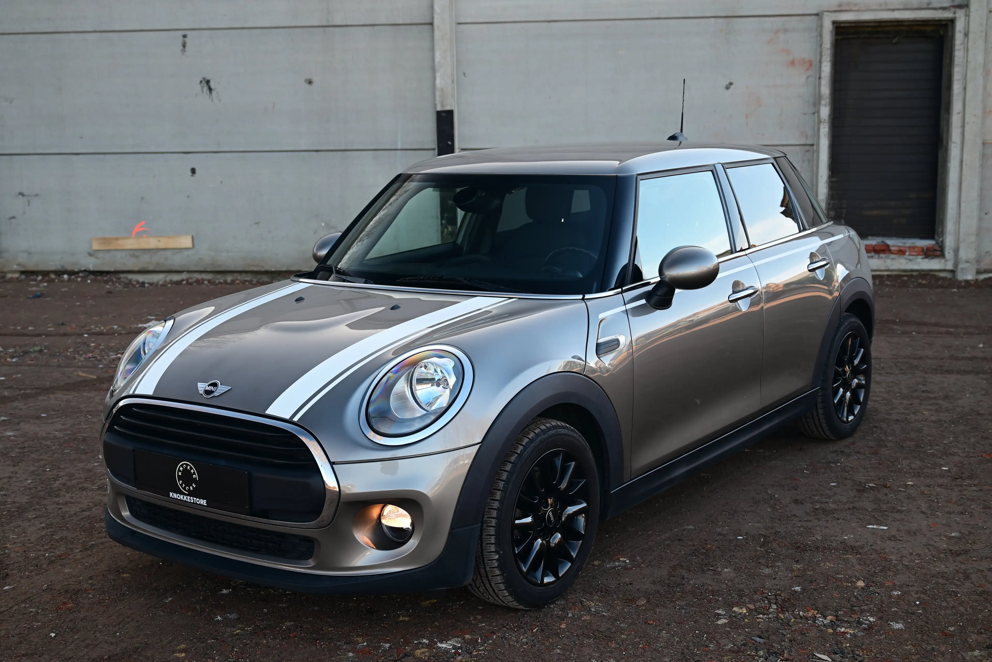 MINI One D 5 DOORS / ISLINGTON / NAVI / PDC / AIRCO / TOP — photo 5