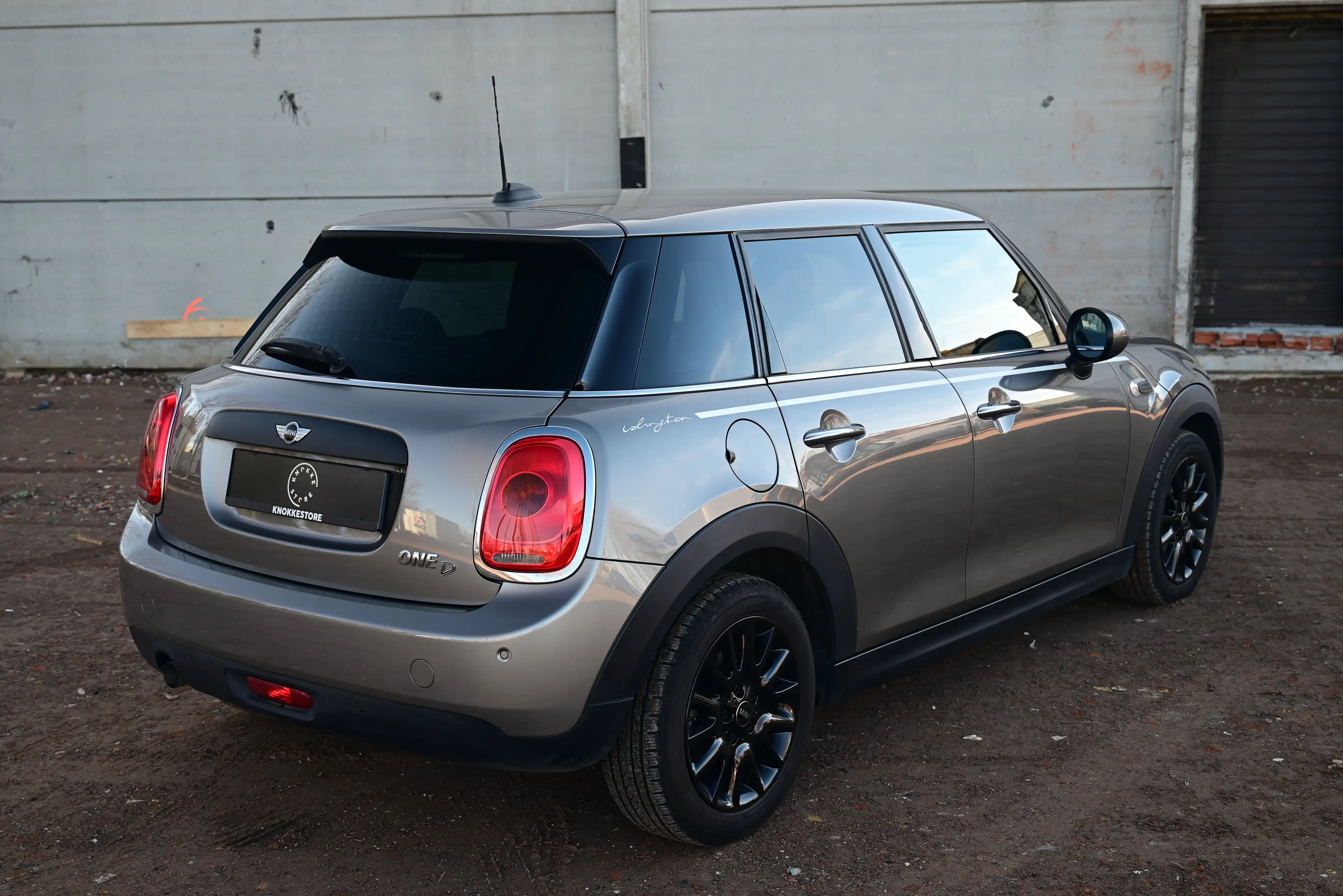 MINI One D 5 DOORS / ISLINGTON / NAVI / PDC / AIRCO / TOP — photo 8