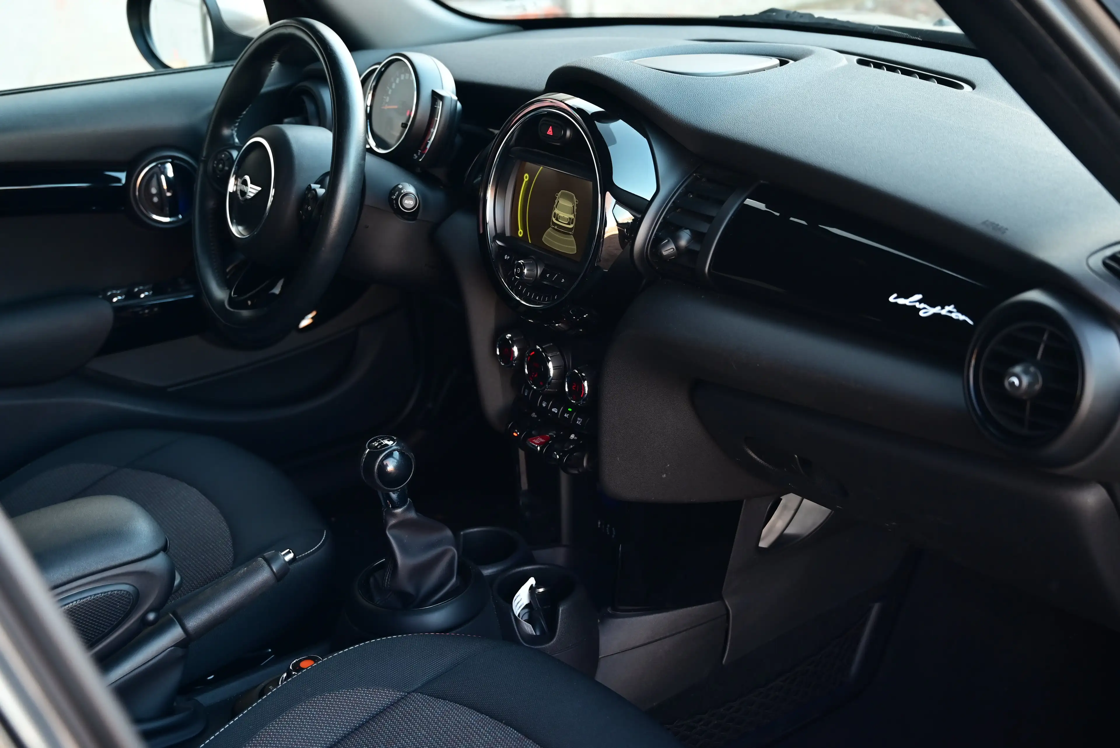 MINI One D 5 DOORS / ISLINGTON / NAVI / PDC / AIRCO / TOP — photo 14