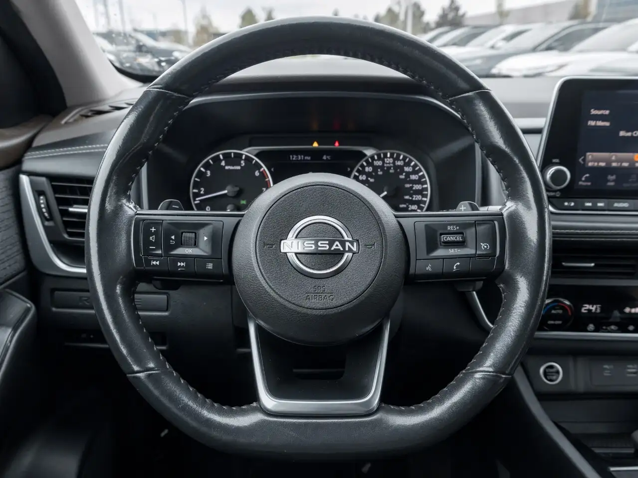 Nissan Rogue снимка Nissan Rogue