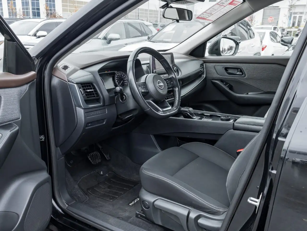 Nissan Rogue снимка Nissan Rogue