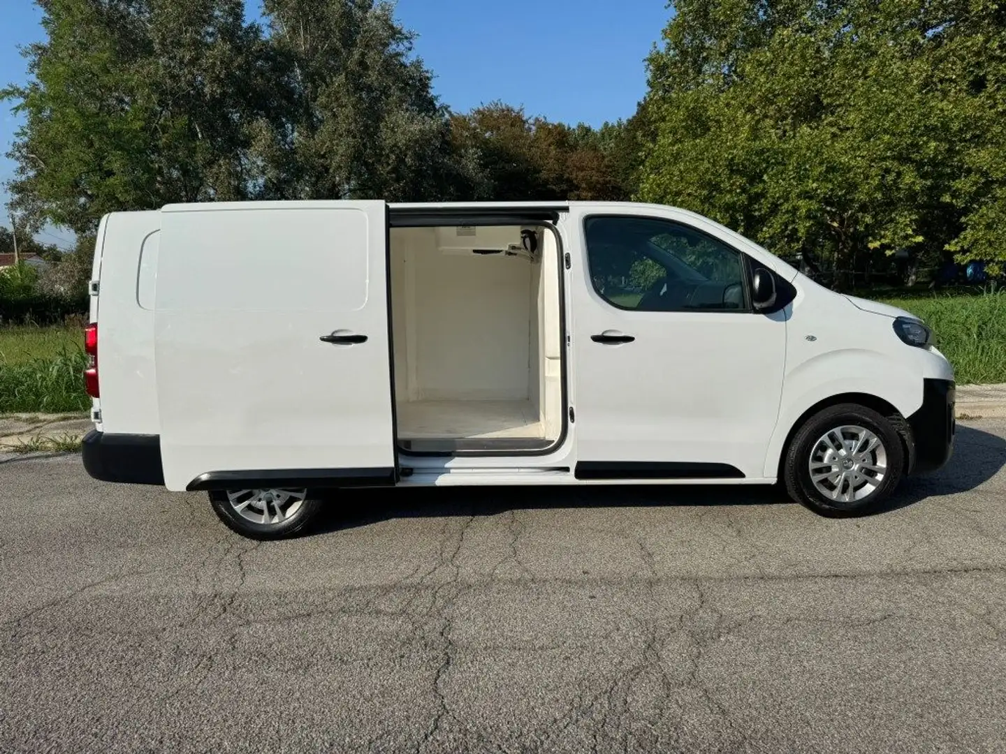 Peugeot Expert BlueHDi 100 ISOTERMICO  FRIGO Premium LONG Wit - 1