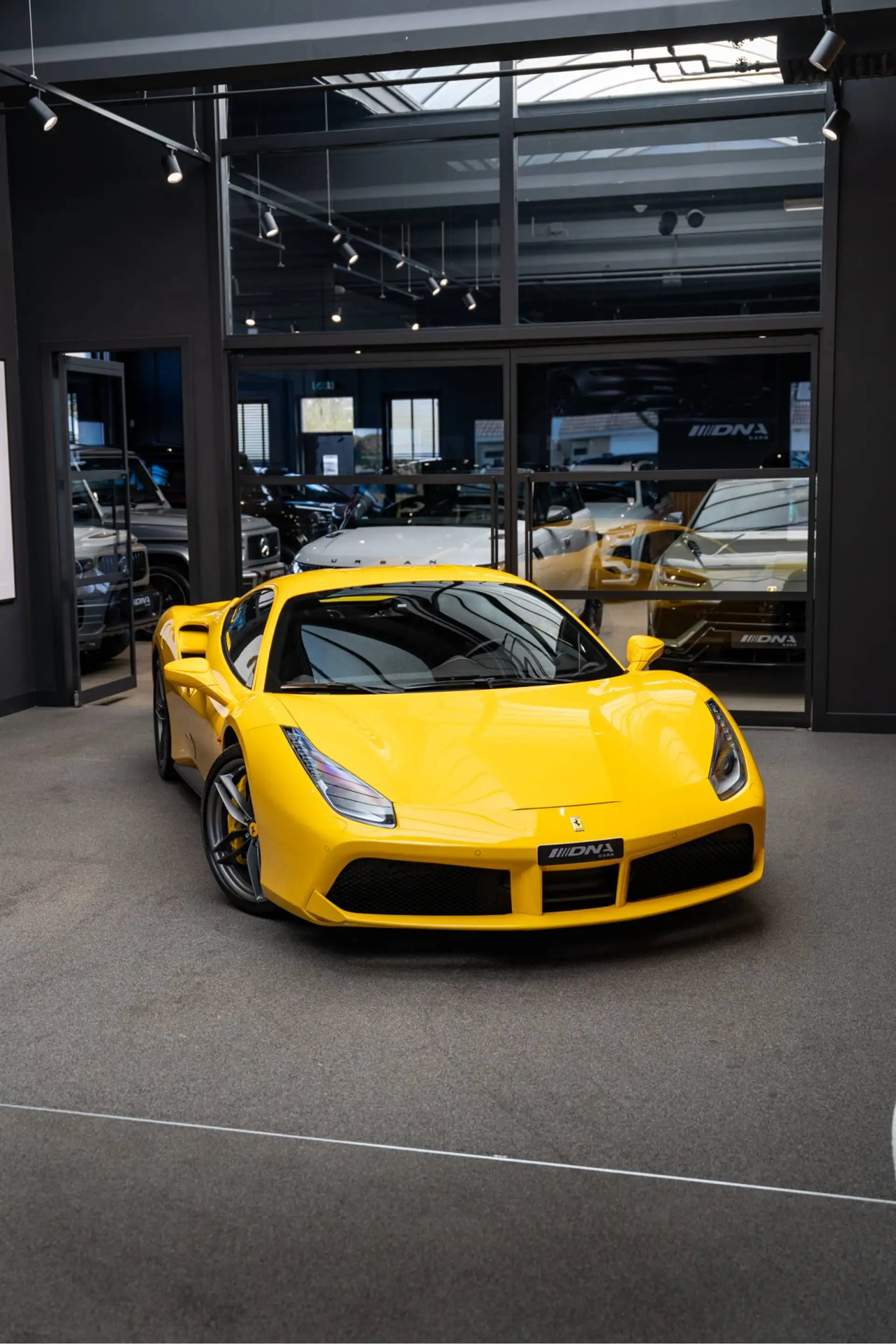 Ferrari 488 3.9 GTB HELE Coupé 3.9 GTB HELE — photo 24