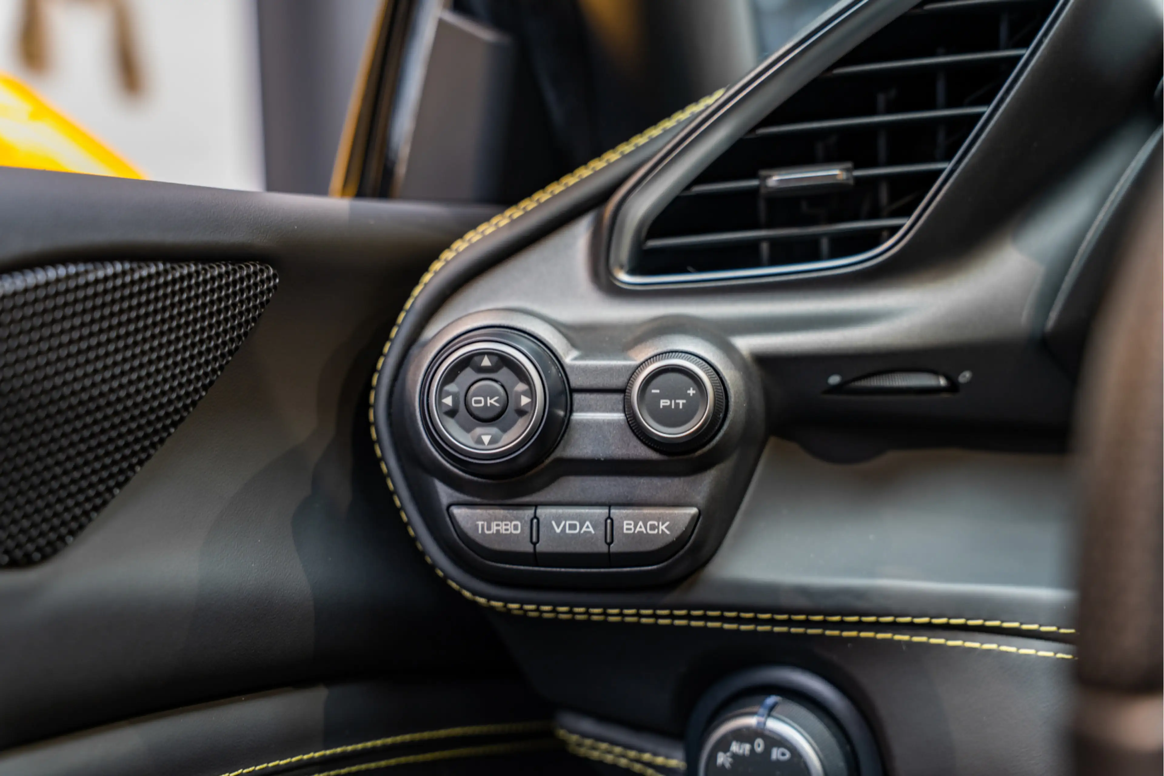 Ferrari 488 3.9 GTB HELE Coupé 3.9 GTB HELE — photo 34