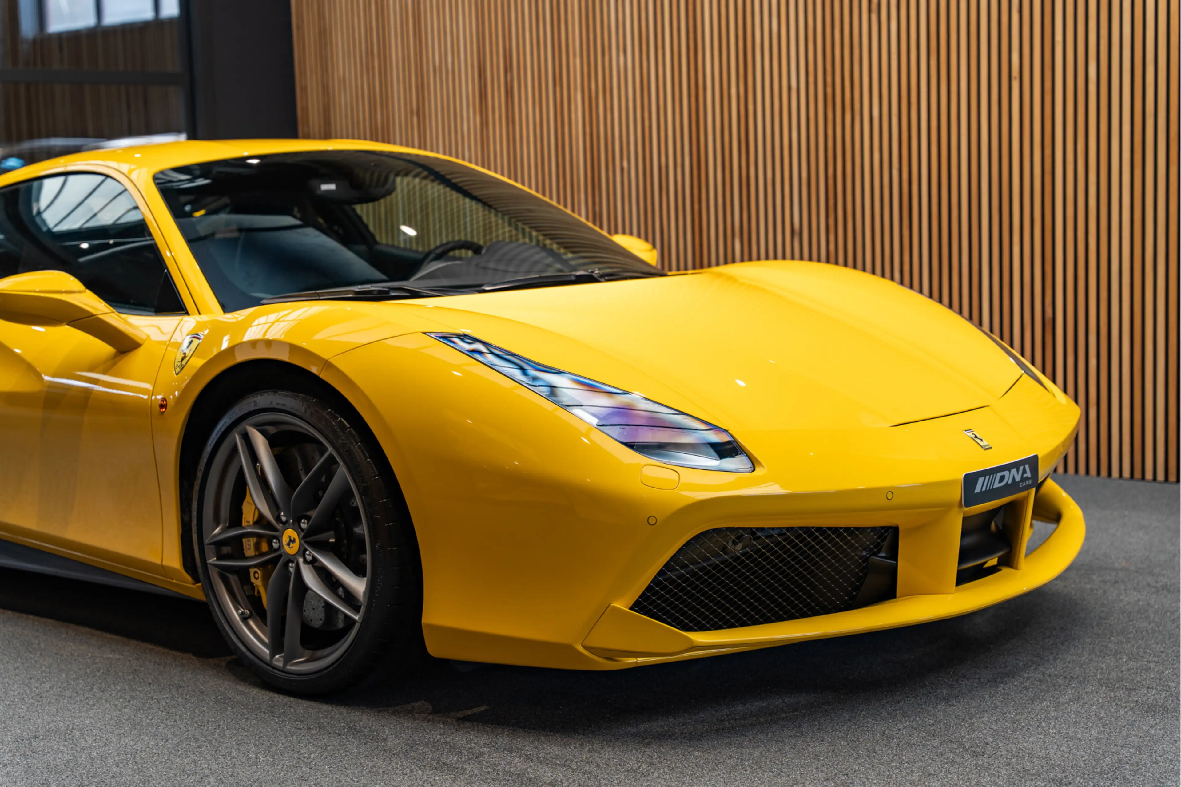 Ferrari 488 3.9 GTB HELE Coupé 3.9 GTB HELE — photo 10