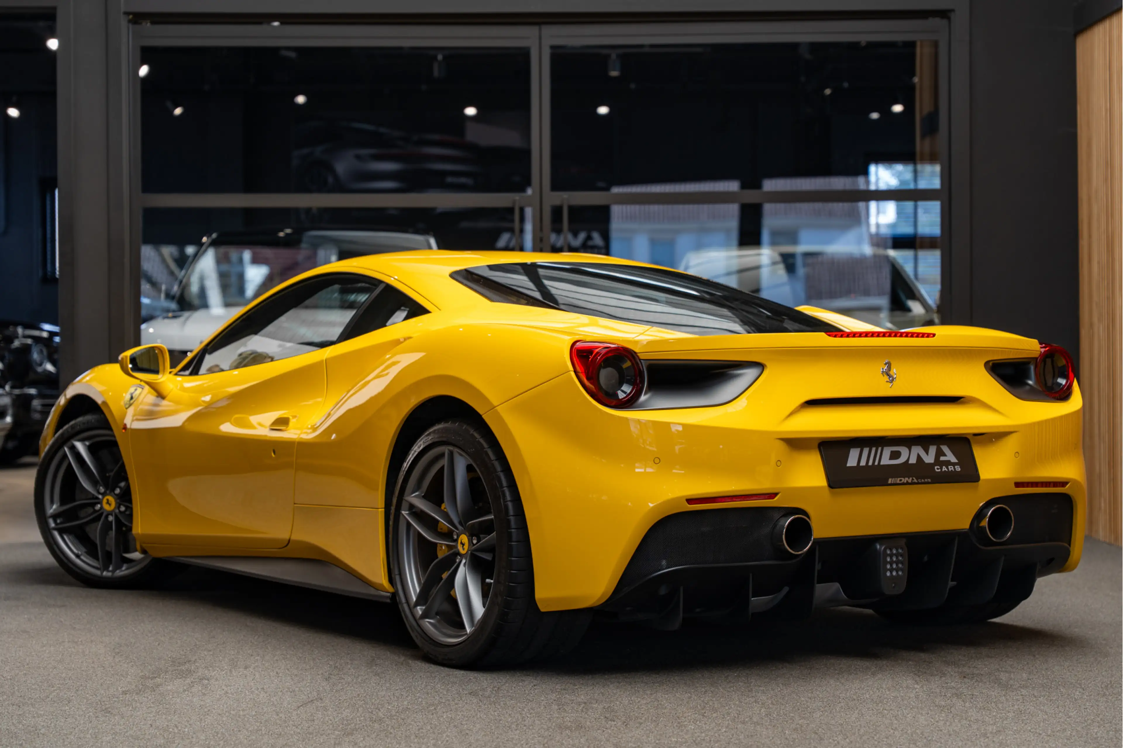 Ferrari 488 3.9 GTB HELE Coupé 3.9 GTB HELE — photo 5