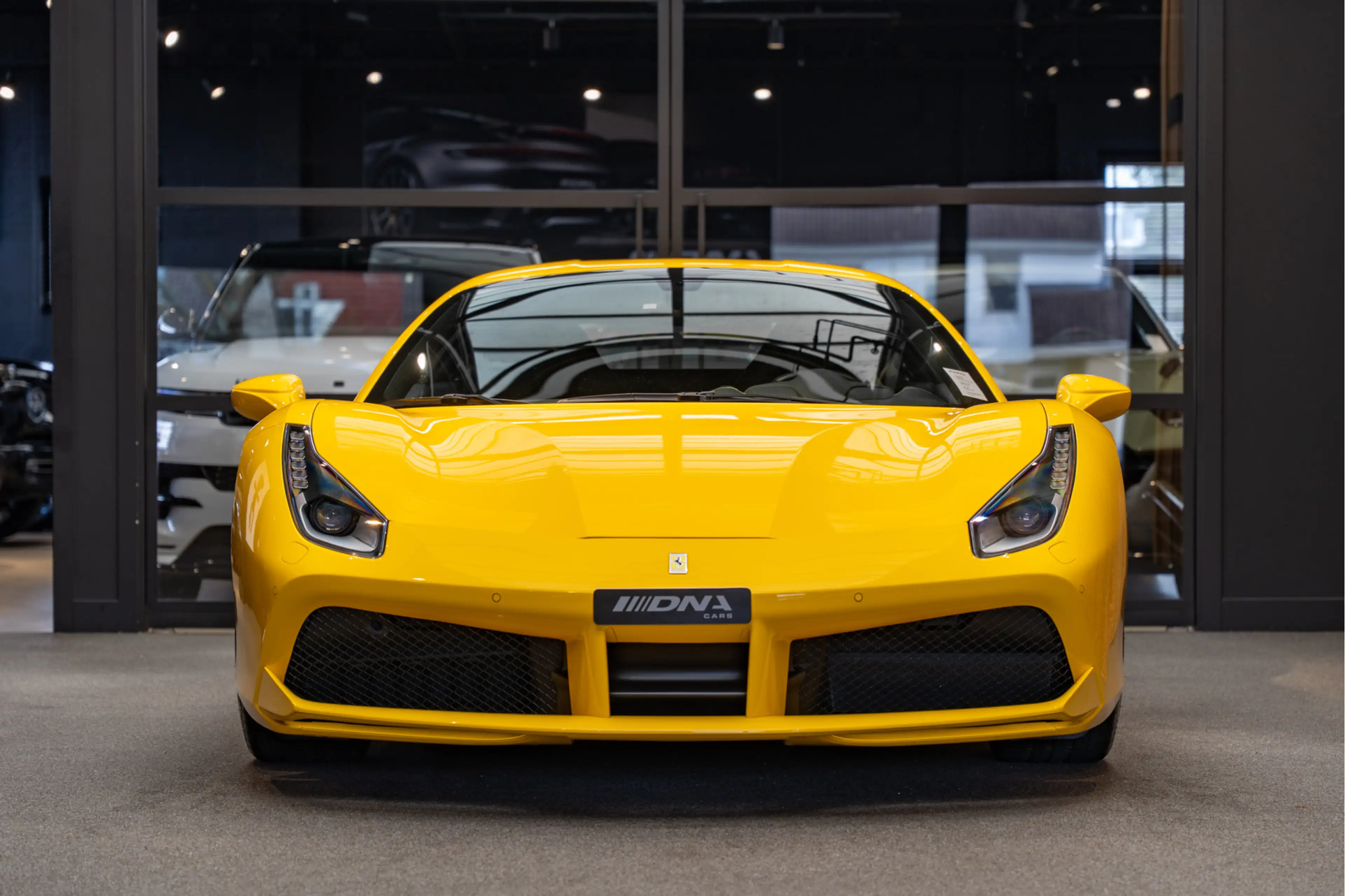 Ferrari 488 3.9 GTB HELE Coupé 3.9 GTB HELE — photo 2