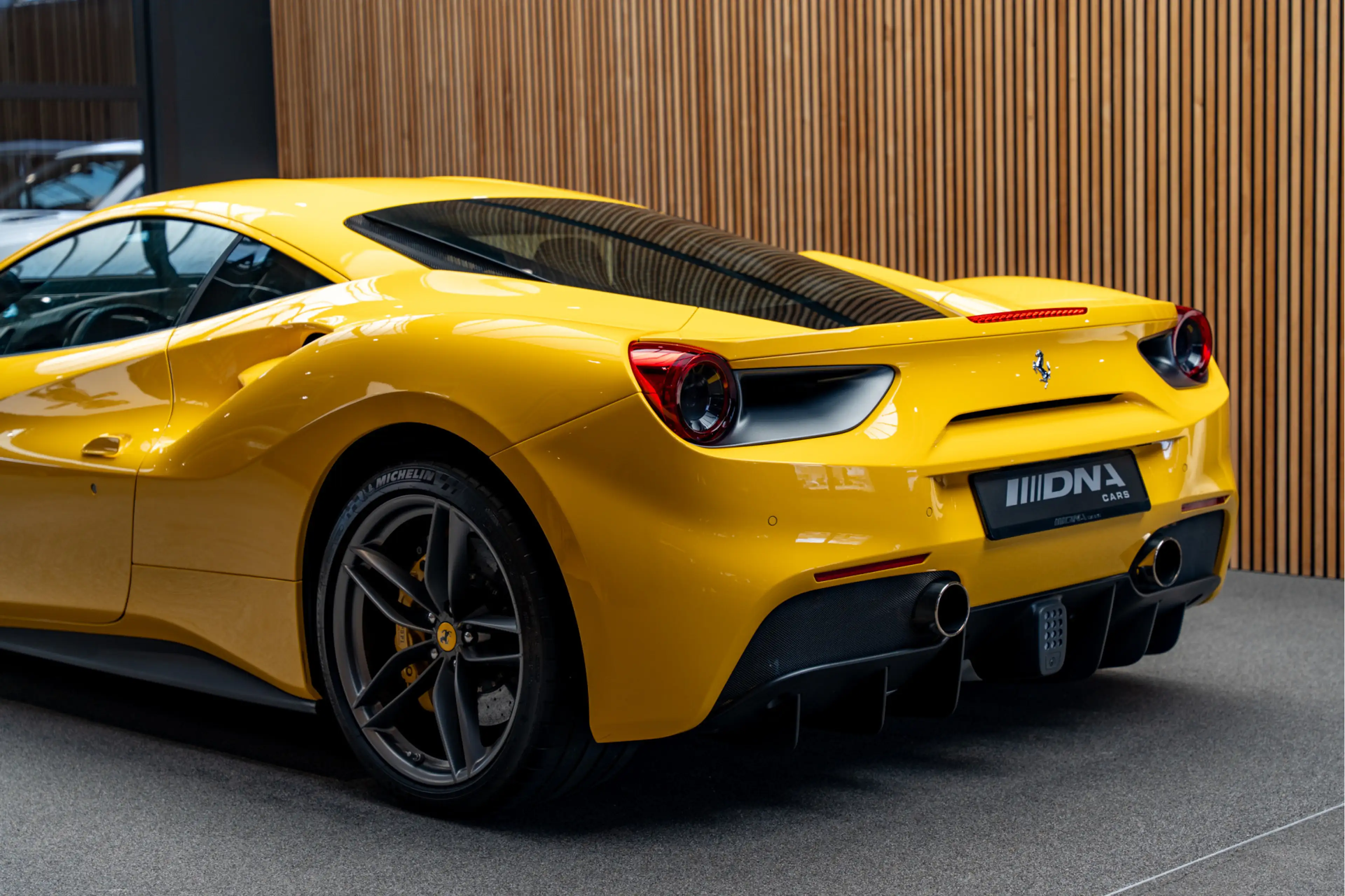 Ferrari 488 3.9 GTB HELE Coupé 3.9 GTB HELE — photo 12