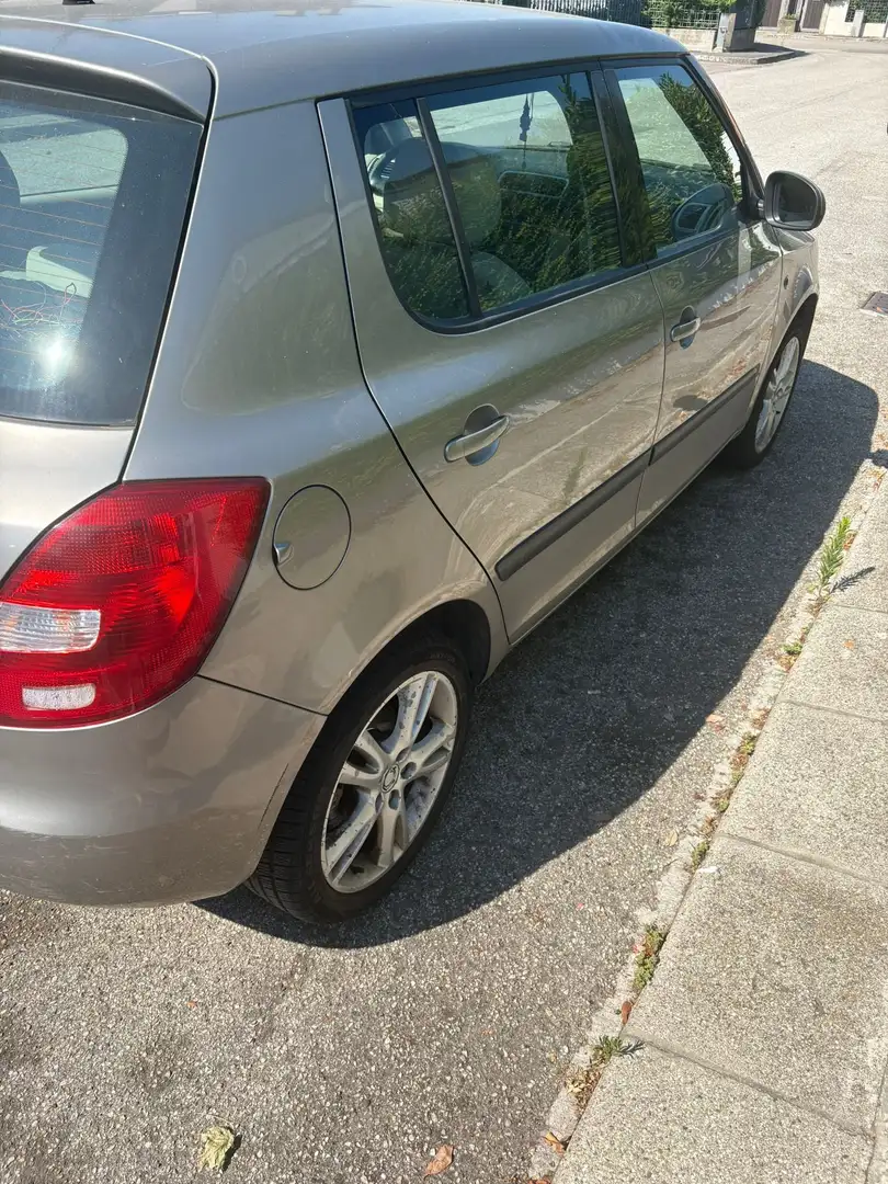 Skoda Fabia Fabia II 2007 Berlina1.4 tdi Comfort 80cv fap Gris - 1