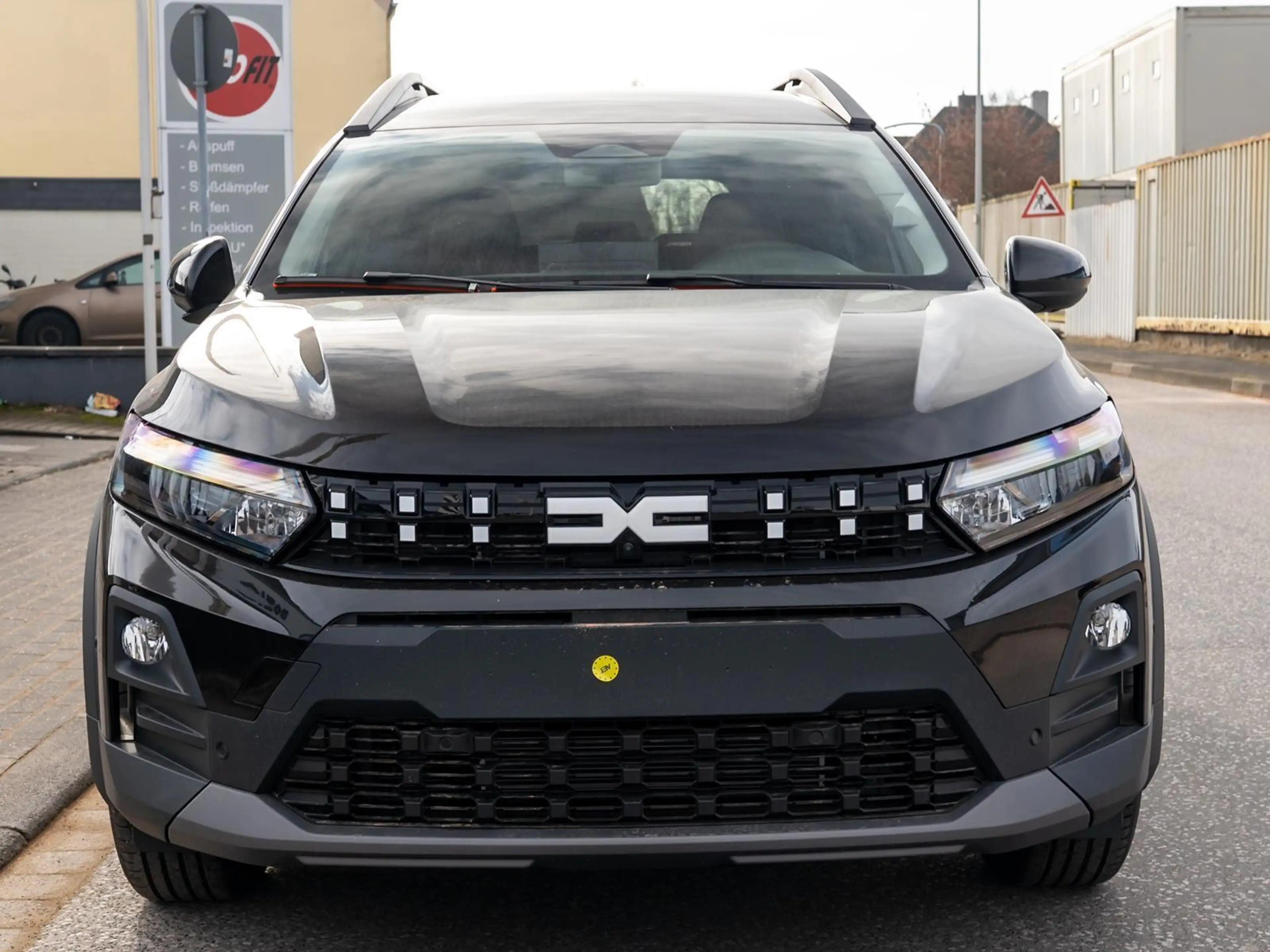 Dacia Jogger Journey hybrid 155 NAVI SHZ PDC KLIMA BT — photo 8