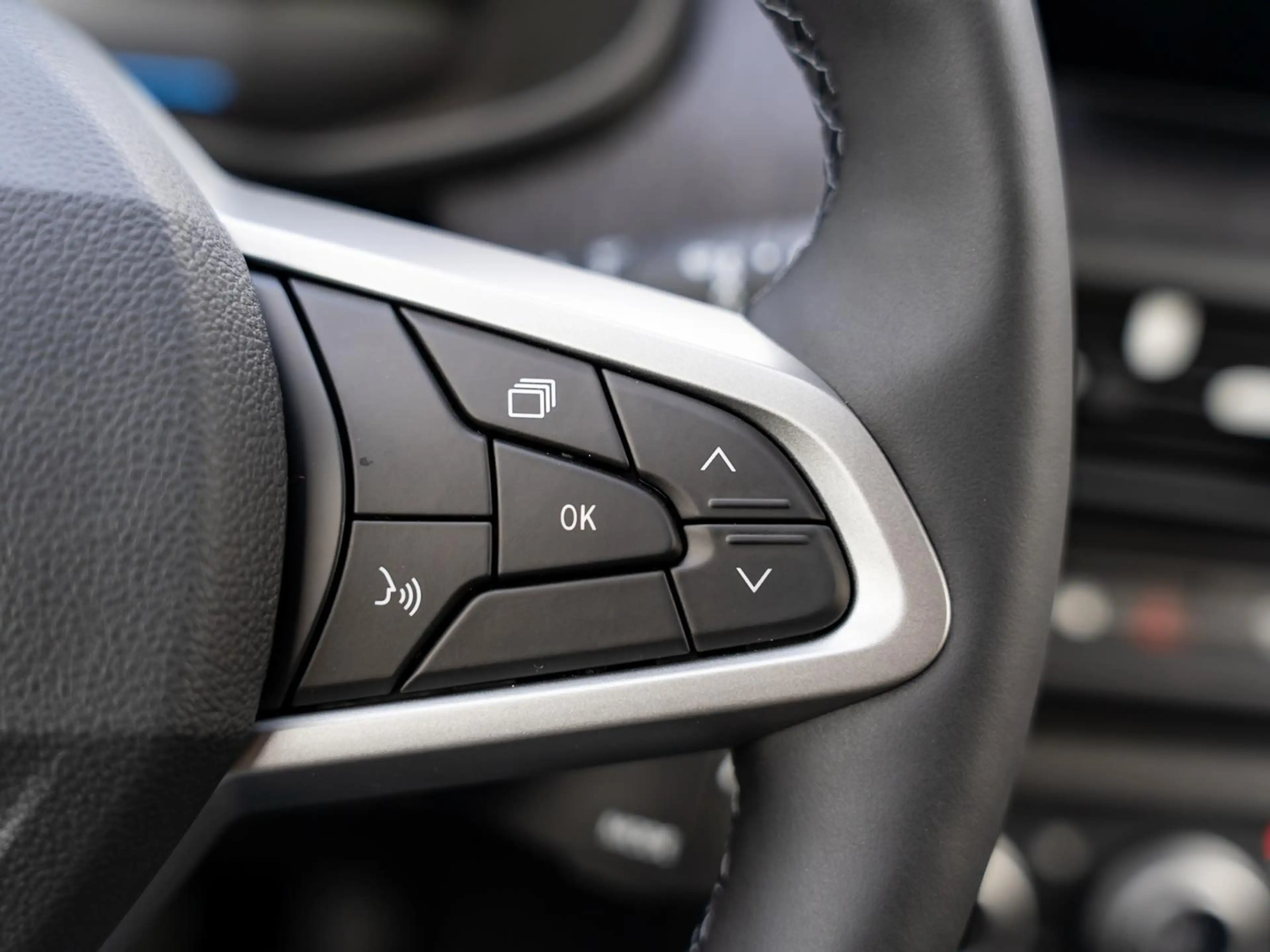 Dacia Jogger Journey hybrid 155 NAVI SHZ PDC KLIMA BT — photo 13