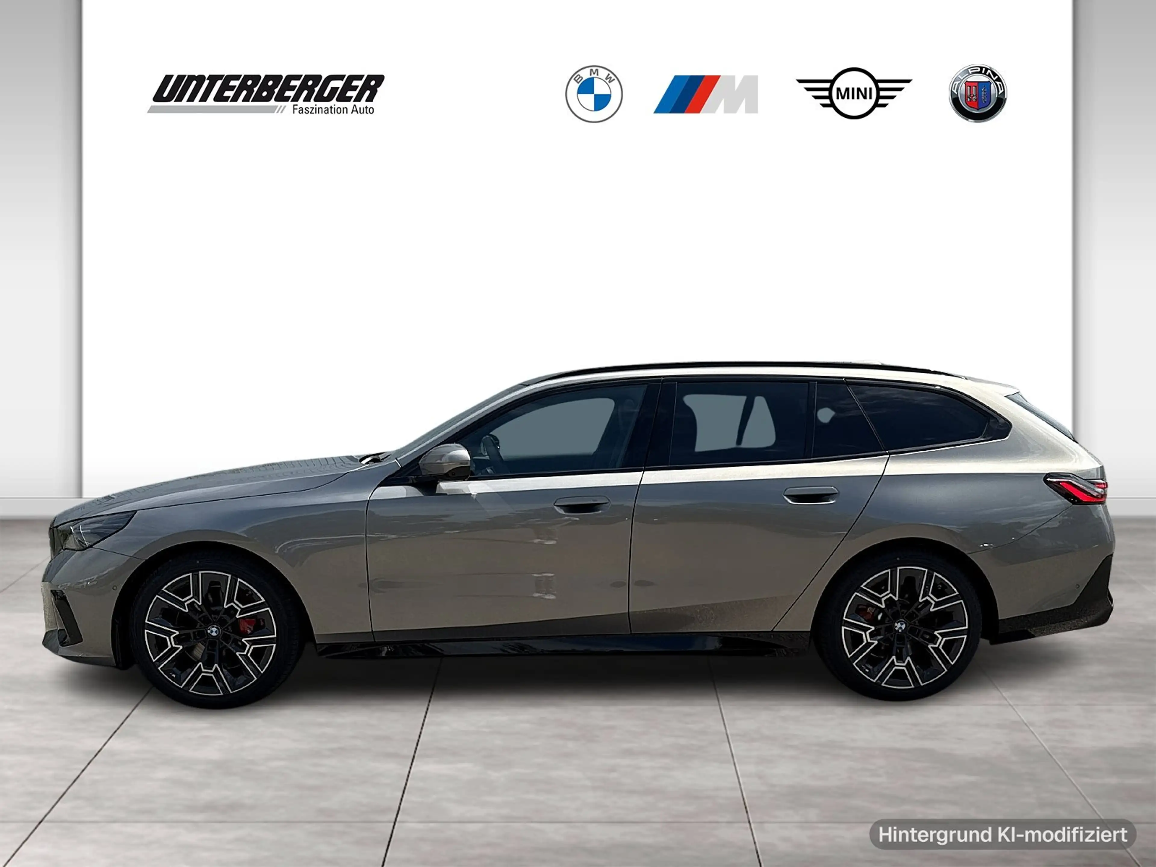 BMW 540 d xDrive Touring M Sport PRO HUD 20" Iconic Glow A — photo 3
