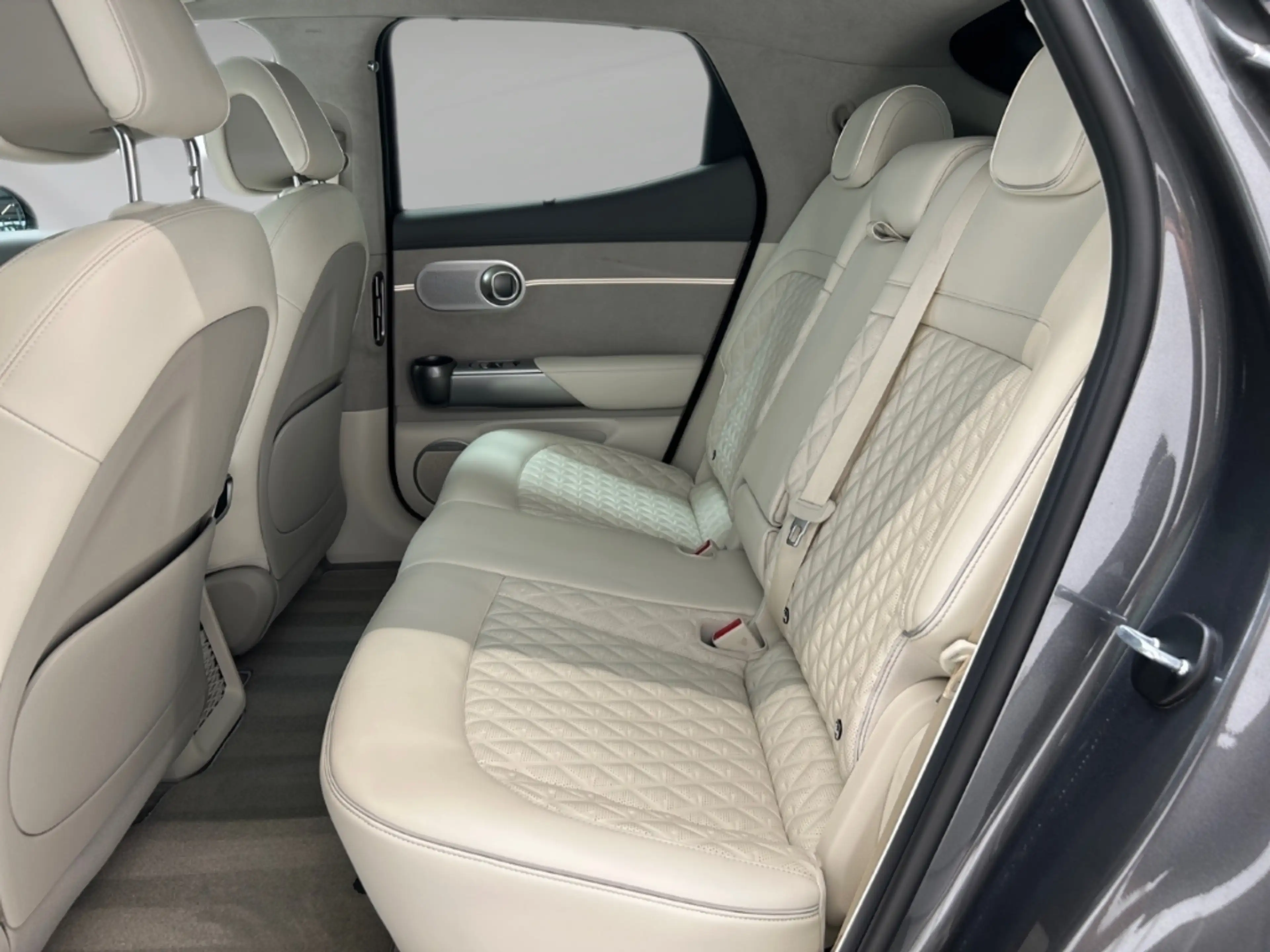 Genesis GV60 Sport Plus Elektro 4WD AD Panorama Leder Memory Si — photo 13