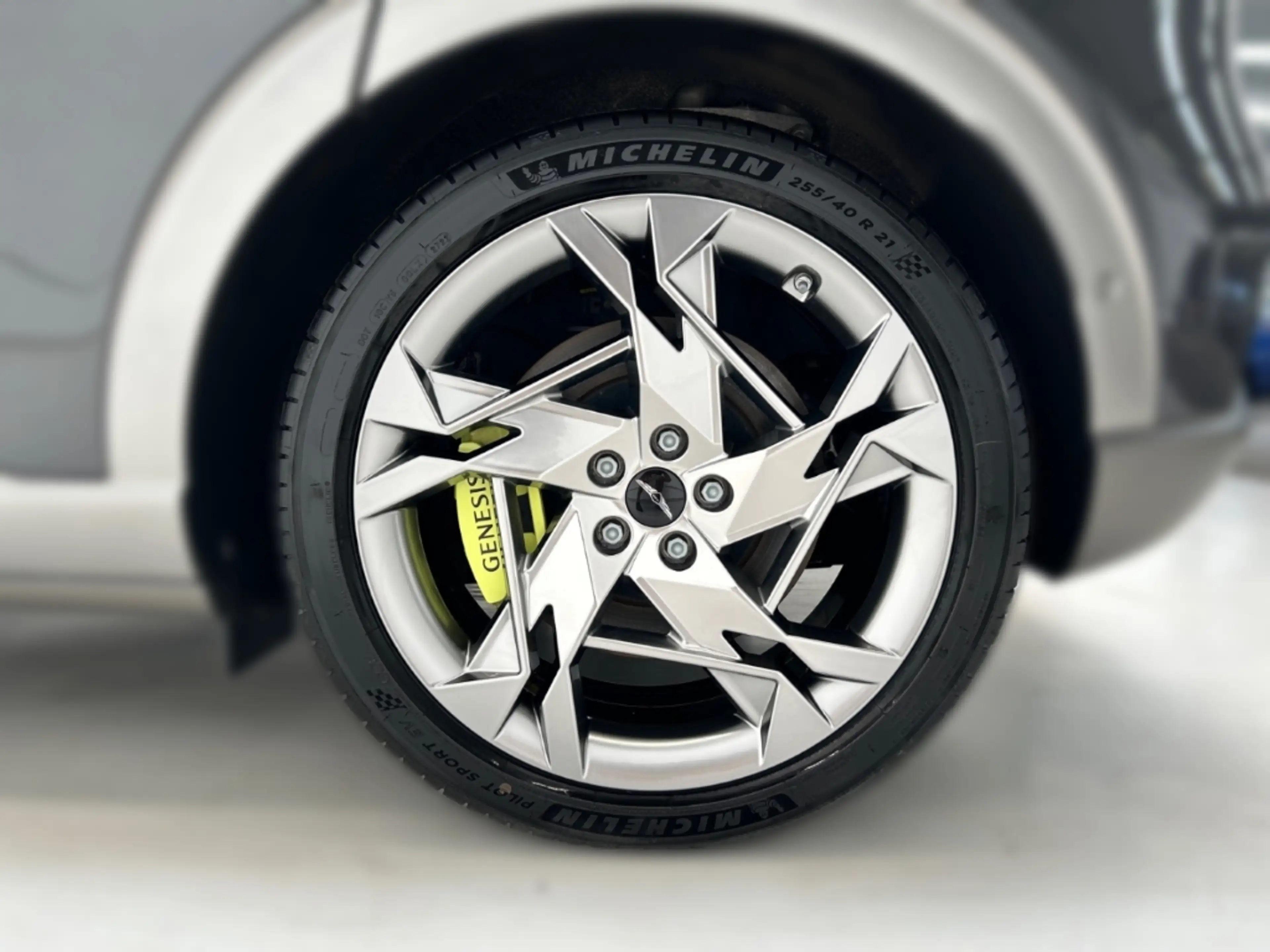 Genesis GV60 Sport Plus Elektro 4WD AD Panorama Leder Memory Si — photo 9