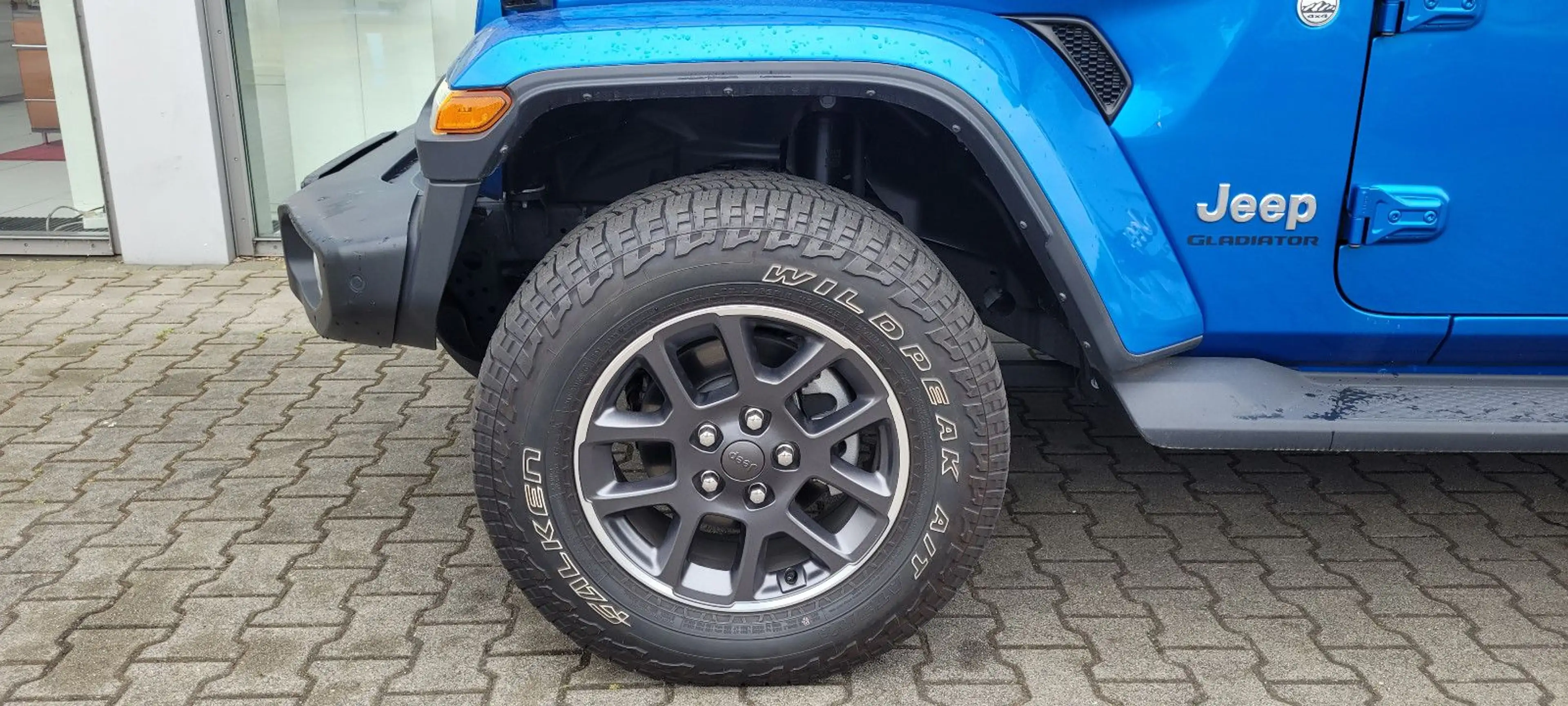 Jeep Gladiator Overland 4WD — photo 9
