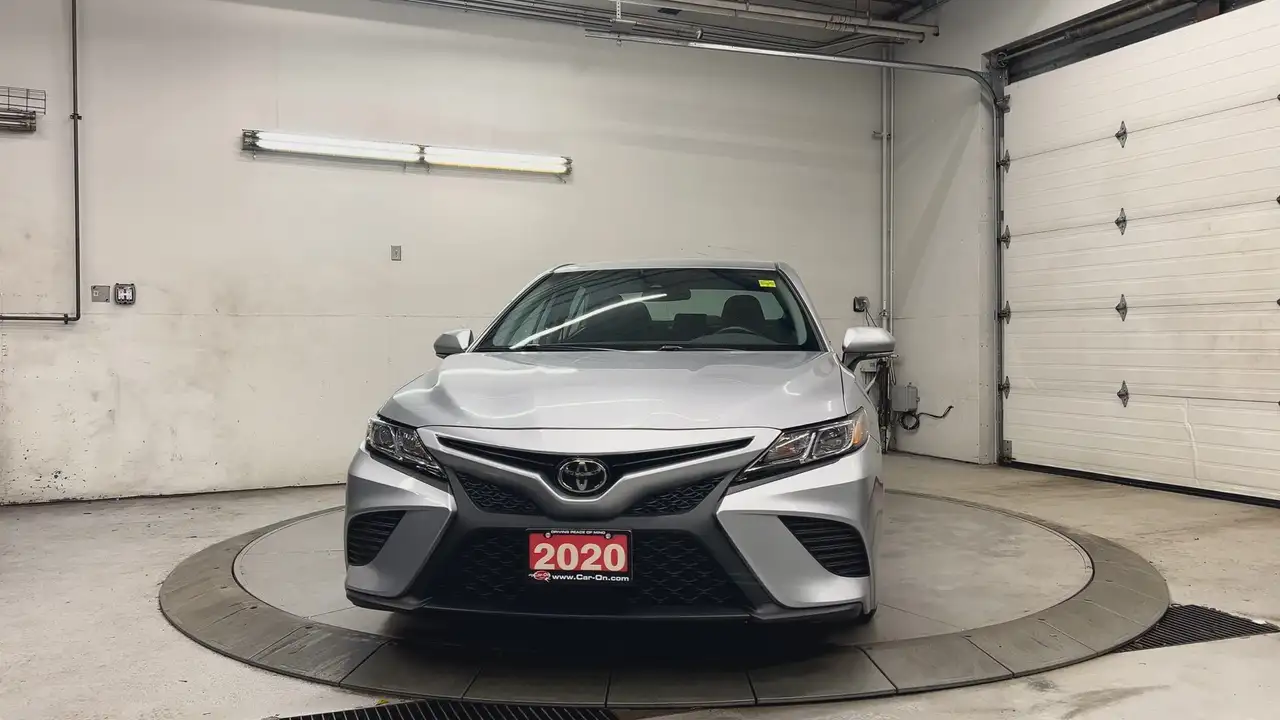 Toyota Camry снимка Toyota Camry