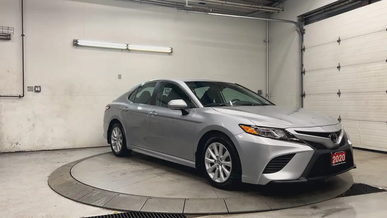 Toyota Camry снимка Toyota Camry