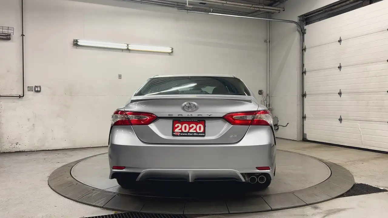 Toyota Camry снимка Toyota Camry