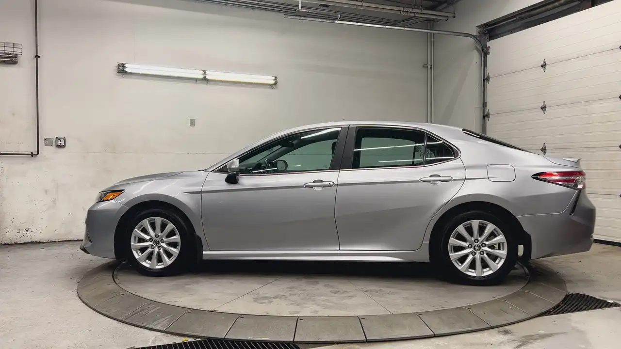 Toyota Camry снимка Toyota Camry