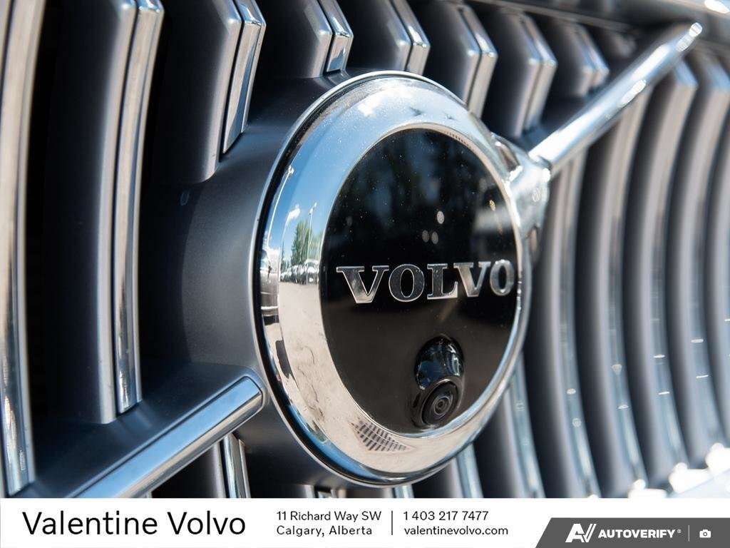 2023 Volvo XC90 thumb 9