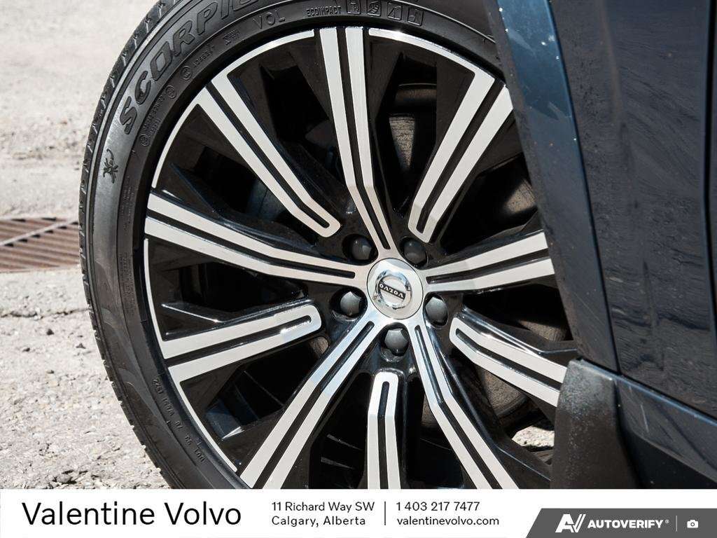 2023 Volvo XC90 thumb 6