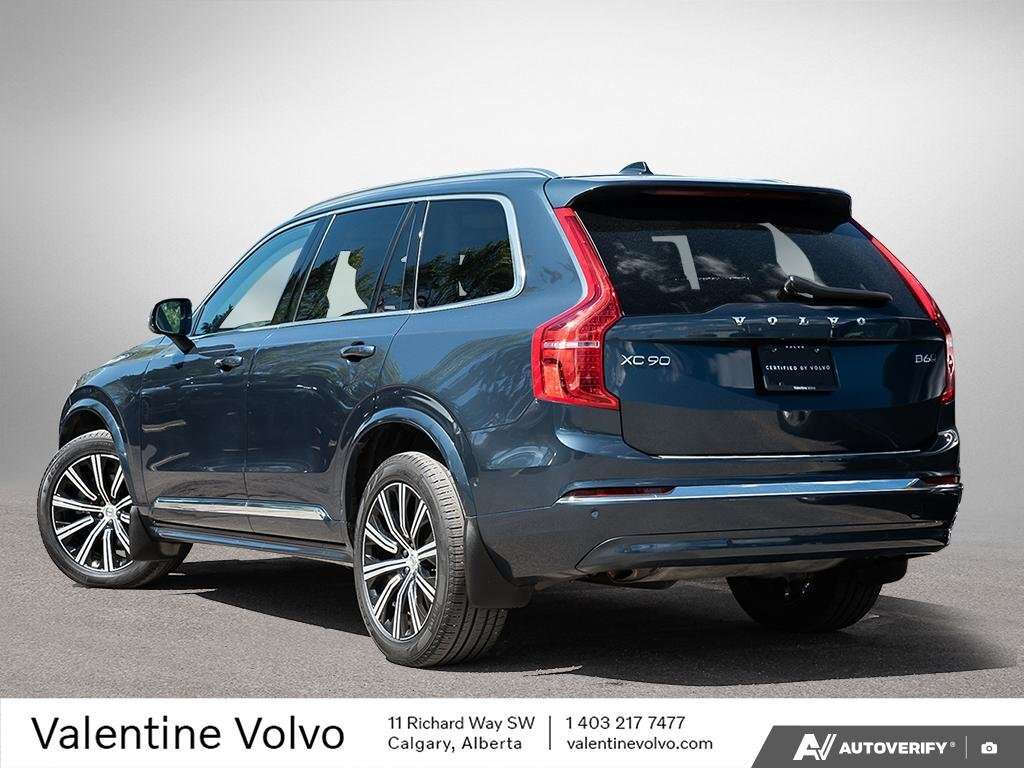 2023 Volvo XC90 alt 4