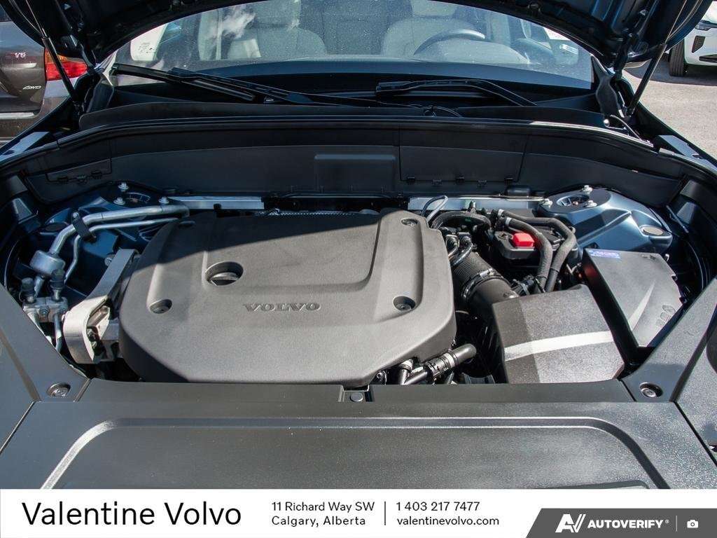 2023 Volvo XC90 thumb 8