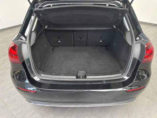 Mercedes-Benz A view 6