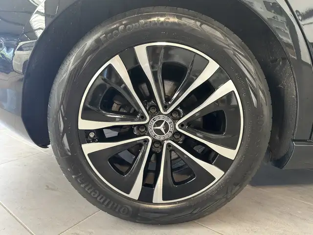 Mercedes-Benz A view 3