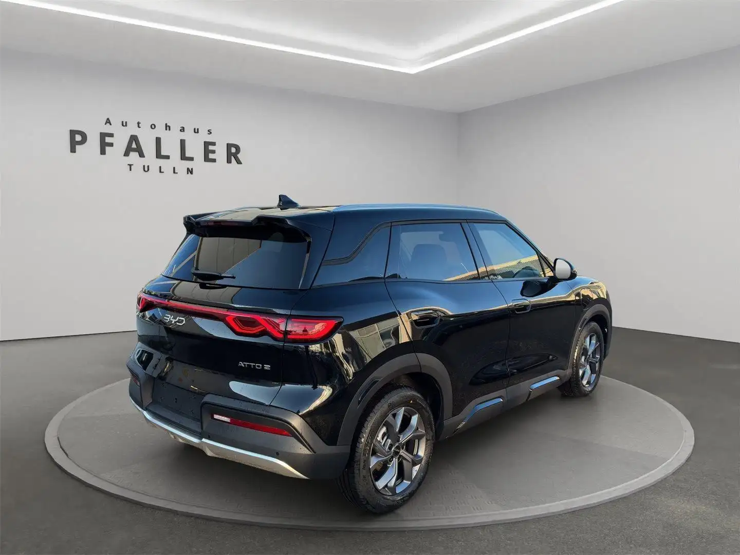 BYD Atto 2 Comfort 64,8kWh Schwarz - 2