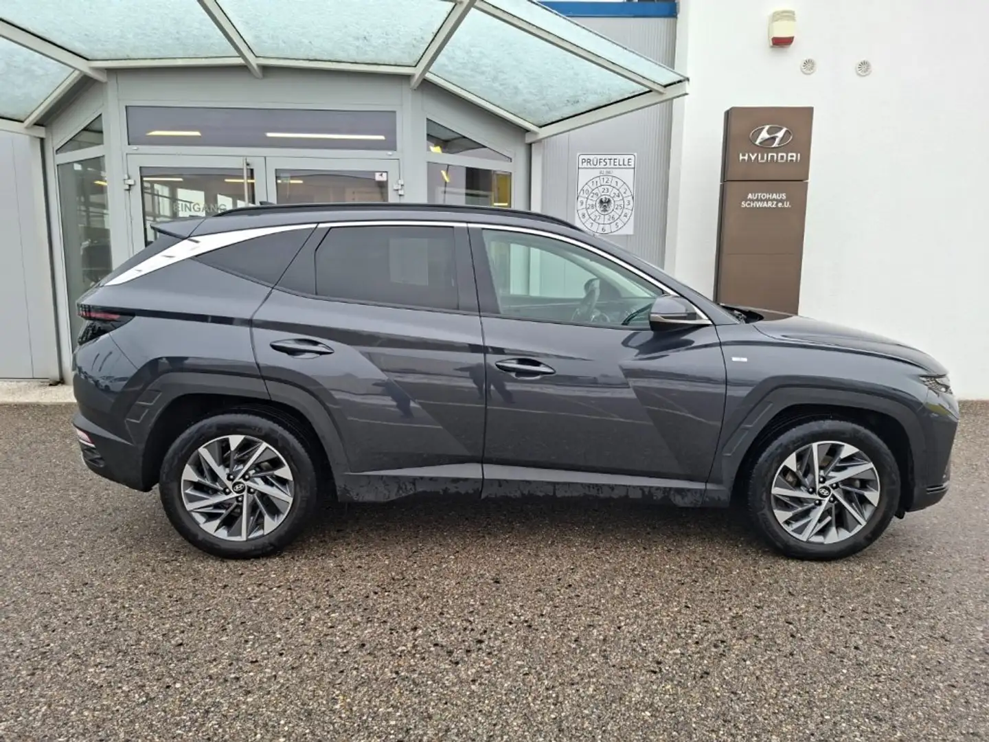 Hyundai TUCSON NX4 Trend Line 1,6 CRDi 2WD 48V DCT t1dt0 Schwarz - 2