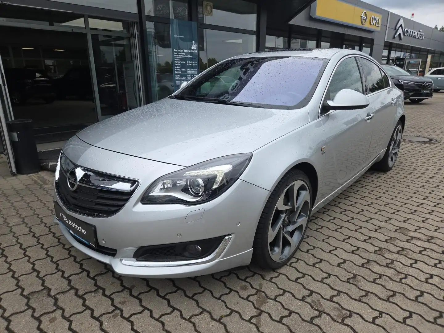 Opel Insignia Innovation 1.6 CDTI AHK/Bi-Xenon/Shz/Klimaauto Silber - 1