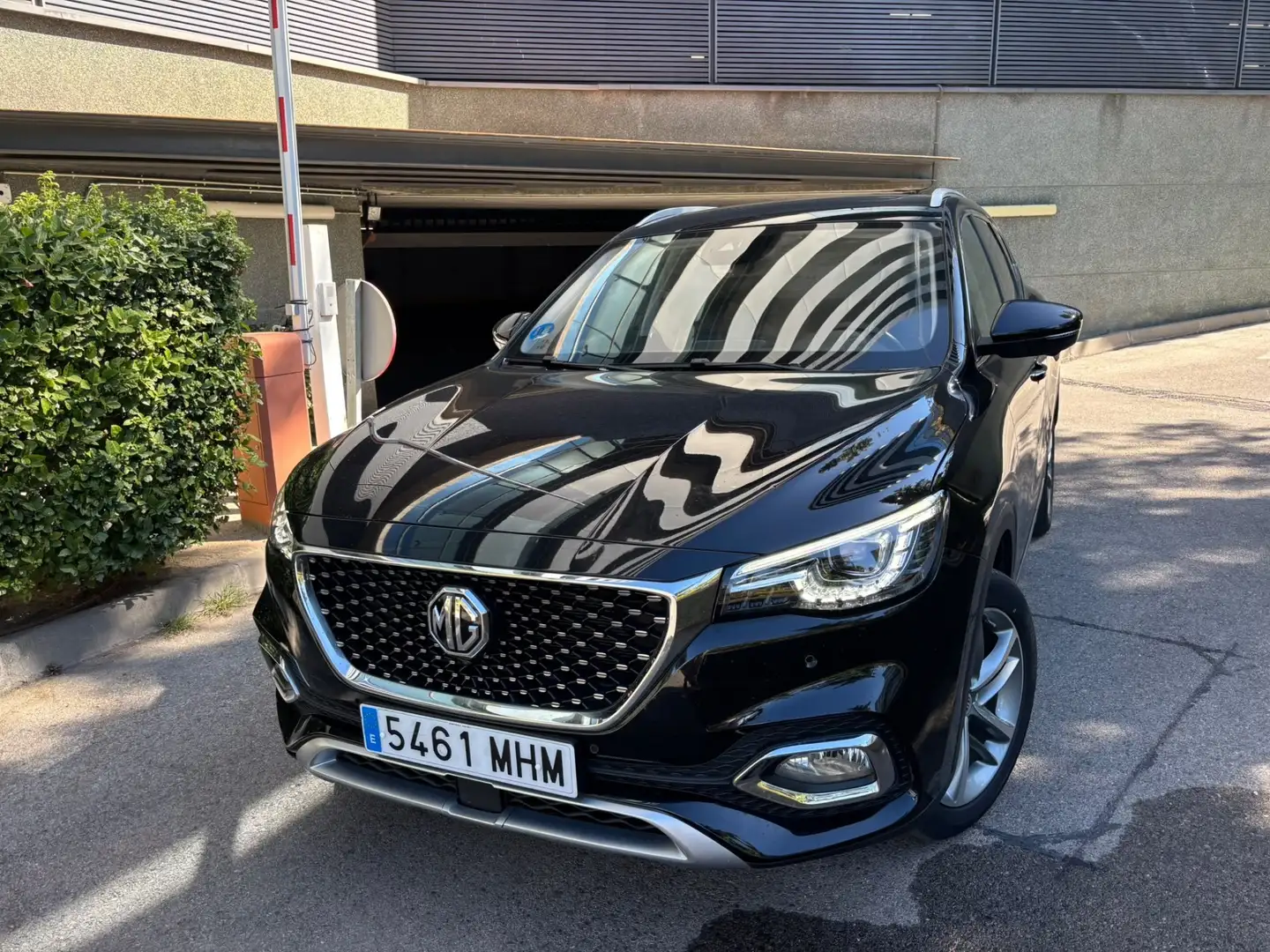 MG EHS 1.5 T-GDI Luxury - 1