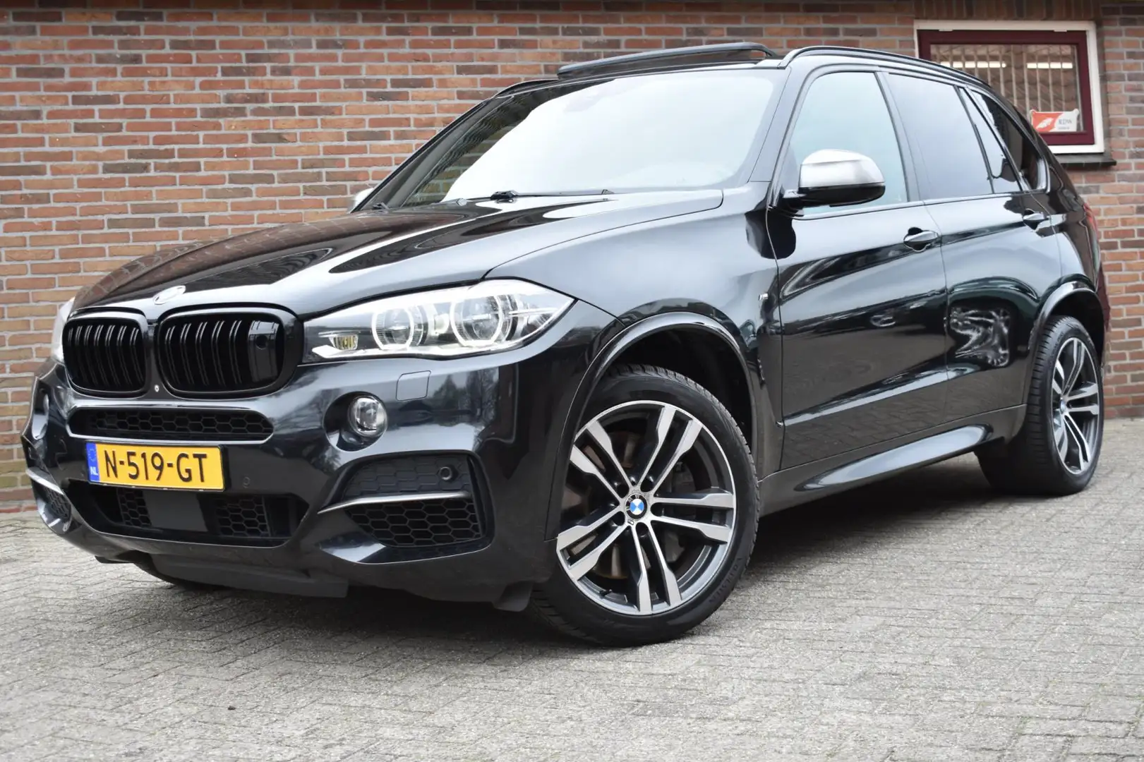BMW X5 M50d '14 LED Pano Clima Leder Navi Inruil mogelijk Zwart - 1