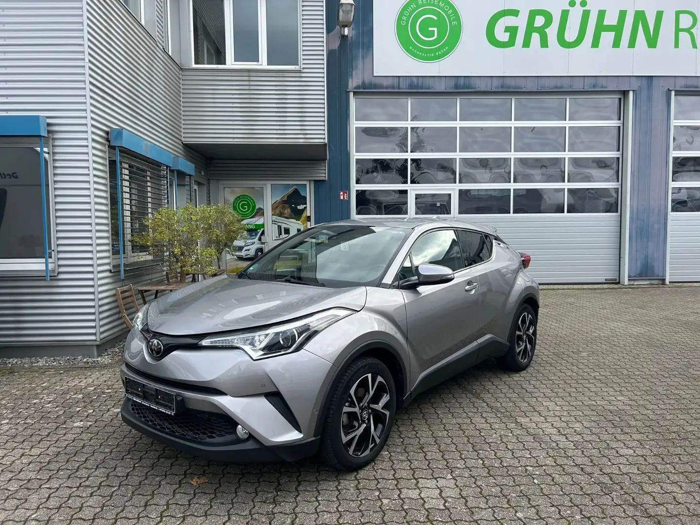 Toyota C-HR Team D*Sommer- und Winterreifen auf Aluf. Silber - 1