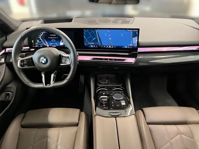 BMW 5 Series view 9